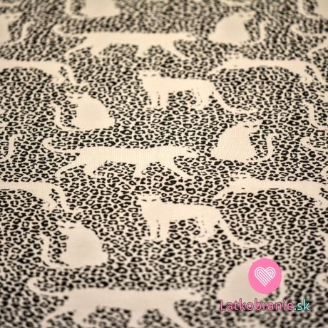 Teplákovina počesaná potlač leopardí vzor sa siluetami leopardov vo farbe kapučíno