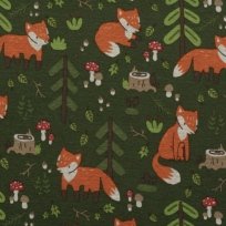 Warmkeeper-Fuchs im Wald auf kakifarbigem Grün