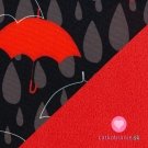 Softshell potisk červené deštníky mezi kapkami na černé s fleecem