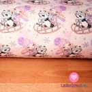 Teplákovina holčička s pandou na sáňkách na fialkové