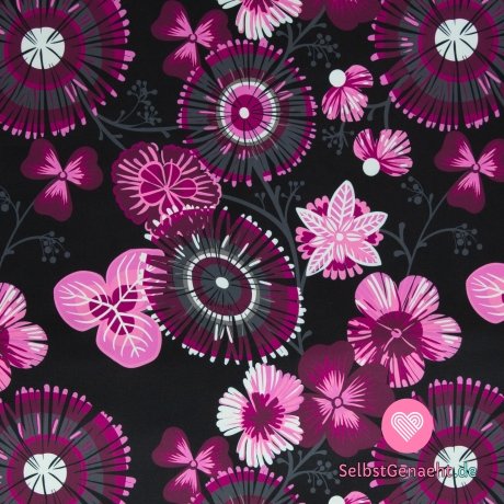 Softshell mit Fleece-Druck aus rosa aufgemalten Blumen auf Schwarz