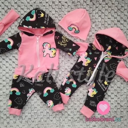 Kleidung für eine Baby Born Puppe